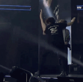 b7799f36a618ebc3ff18543f1ec4693f329d9241_hq.gif