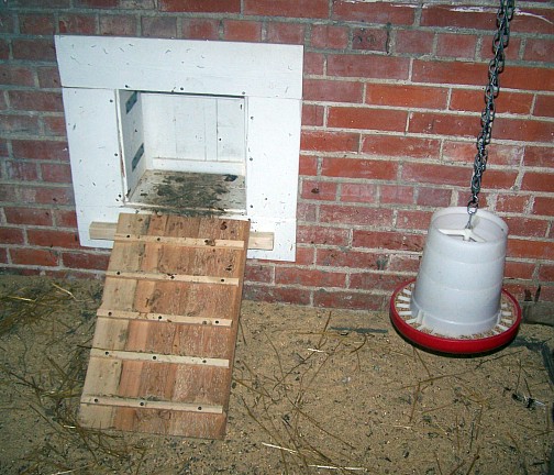 100_1548_feeder_door.jpg