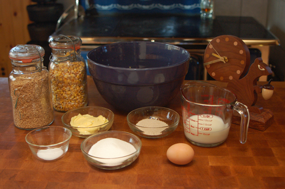 cornmealyeastbread01.jpg