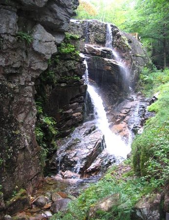 one-of-many-waterfalls.jpg