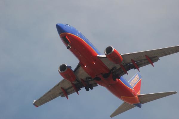 southwest-plane-overhead*600xx3872-2581-0-6.jpg