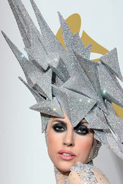 ladygagasilverhat.jpg