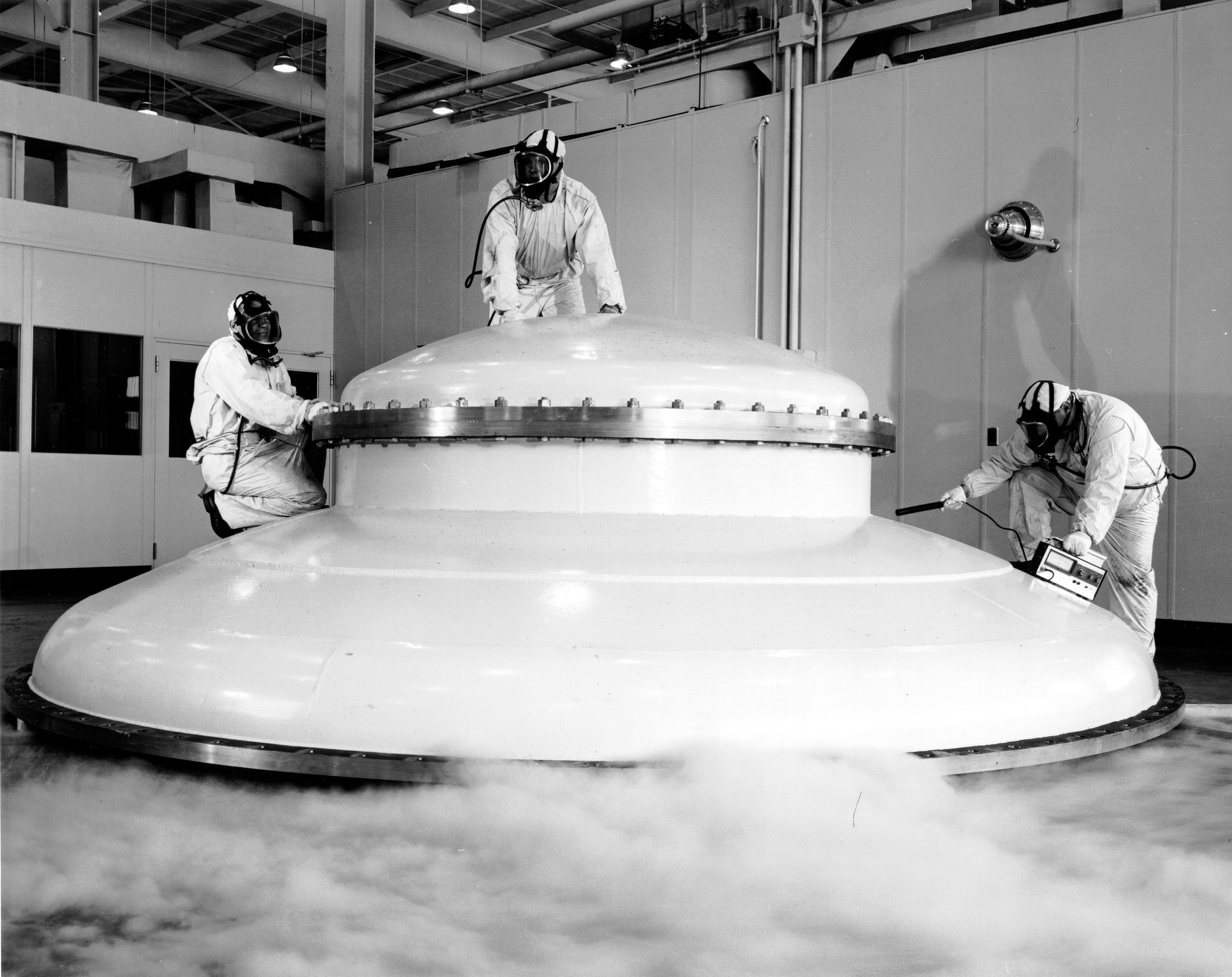 Flying_Saucer%3F_Aliens%3F_-_GPN-2000-001993.jpg