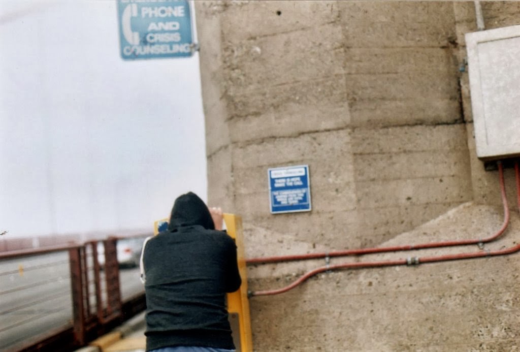 Man+uses+the+suicide+hotline+on+the+Golden+Gate+Bridge.jpg