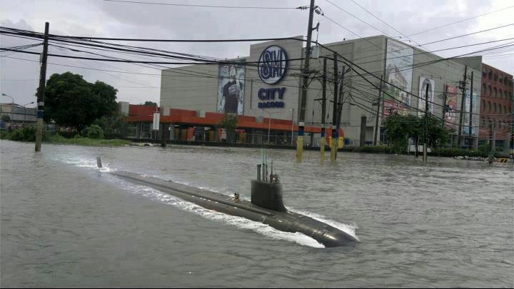 submarine-in-the-flood-20120809.jpeg