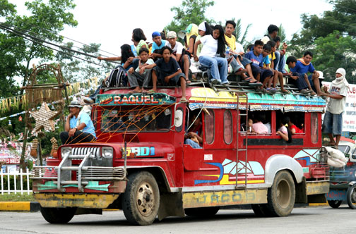 Jeepney_overloaded.jpg